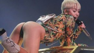 Miley Cyrus Tight Pussy and Butt Show