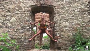 Chrissy Fox Fuck In The Ruins