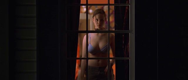 Befuddling Thora Birch nude American Beauty 1999