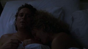 Curly Blonde Glenn Close nude - Fatal Attraction (1987)