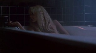 Beautiful Blonde Daryl Hannah nude - Splash (1984)