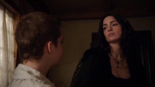 Azure Parsons sexy, Janet Montgomery sexy, Tamzin Merchant sexy scene with sexy - Salem s01e05 (2014)