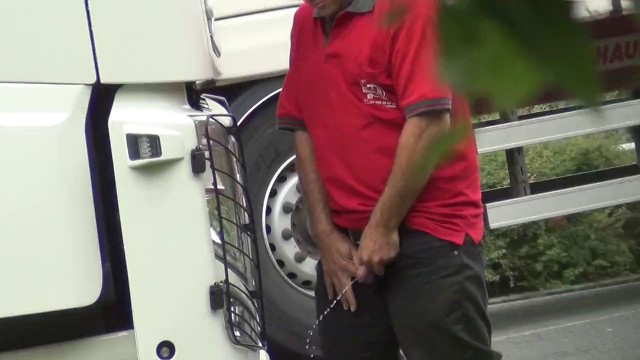Men piss in public places - Truckers Peeing June 2015