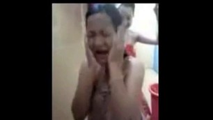 malay- awek kelantan mandi