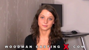 Foxi Di Cute girl exposes her body in casting - Interview