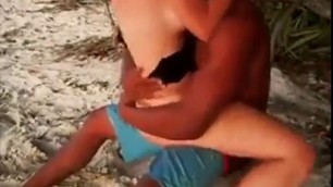 Cutie Fucking a Stranger at the Beach during Holidays