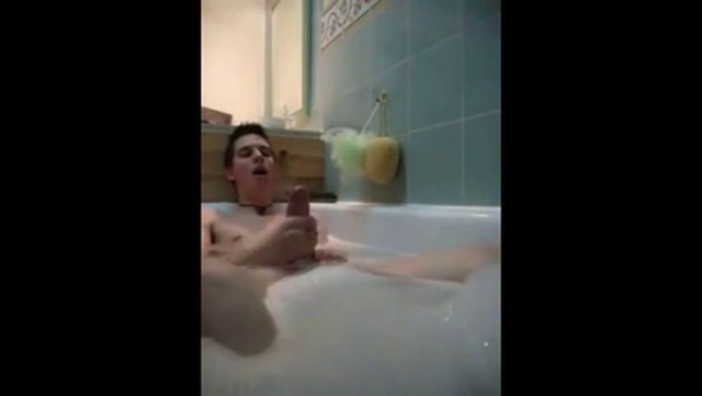 Twink jerking off in bathtub