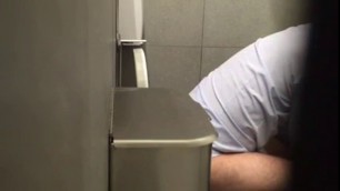 Str8 spy daddy in public toilet