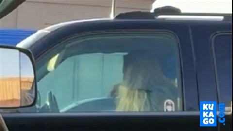 Car Flash - Sexy blonde loves the view