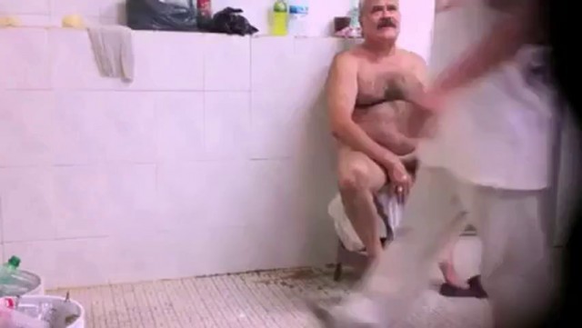 Str8 spy pakistani daddy in public bath