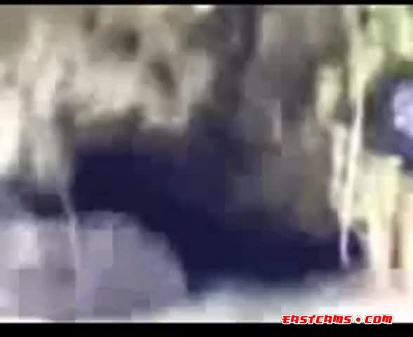 malay-skodeng tudung romen tepi sungai