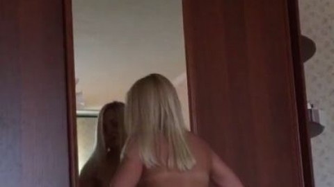 Cute blonde nude dancing