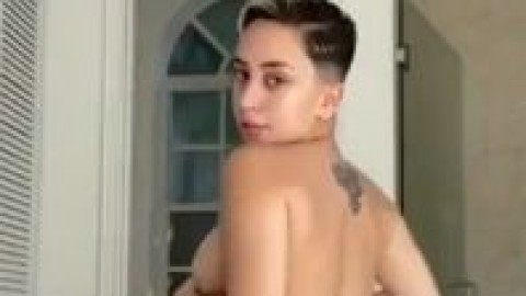 REAL SLUT TWERKING NAKED