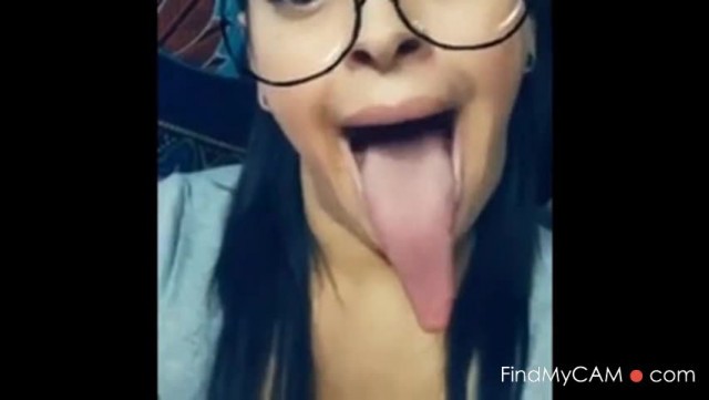 LONG TONGUE BEAUTY SHOWS OFF LONGEST TONGUE AND WIDE THROAT