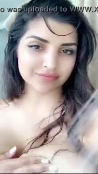 Anveshi Jain Hot Nude Sexy From Gandhi Baat - Gandi baat actress Anveshi Jain nude bathing, Gorothe - PeekVids