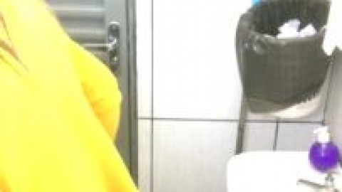 Hot girl peep in toilet spy cam