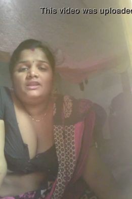 Odisha aunty showing boobs