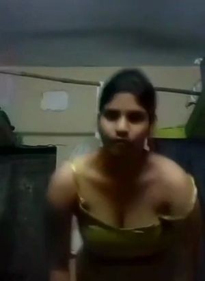 Indian Young Girl Showing Her Boobs Freehdx FreeHDxCom