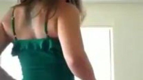 Bella Brookz Amazing butt vestido verde brunette 02