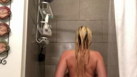 Becky Crocker Booty Shower Tease Onlyfans 