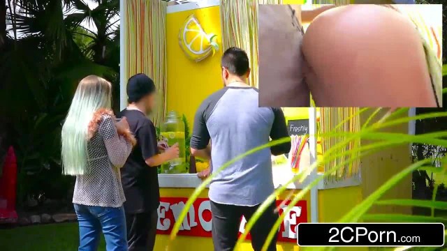 Kristina Rose Puts Her Butt On The Line While Serving Customers Lemonade,  Iellys - PeekVids