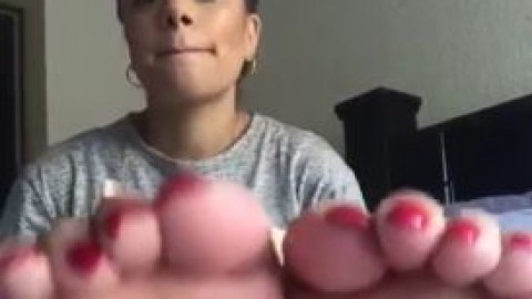 IG BEAUTY FEET JOI