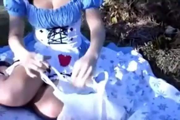 Alice in Wonderland cosplay gf has public sex with bf - BigCams.net