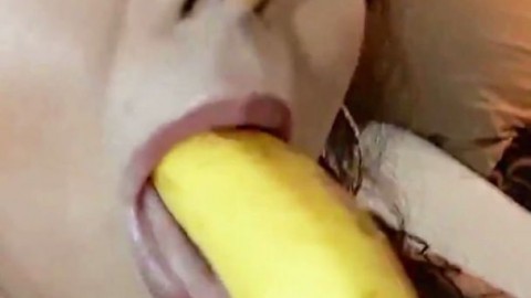 Latina Miss Madii Banana blowjob Tease