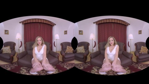 Older lady Ameli Timber is the best in VR porn!
