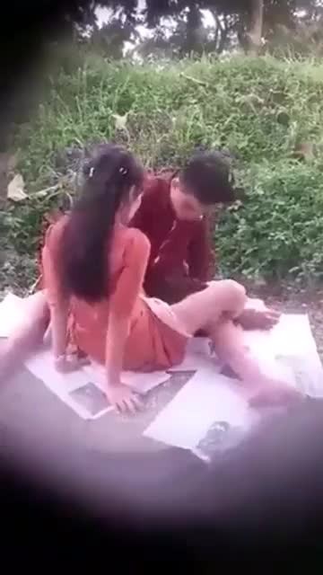 Myanmar couple fuck in public park 001