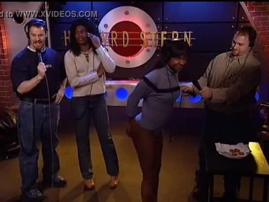 Faye eats chicken nugget from her sisters ass, Howard Stern