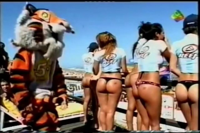 Bikini Butt Contest in Argentina - Hot girls - Colas Reef