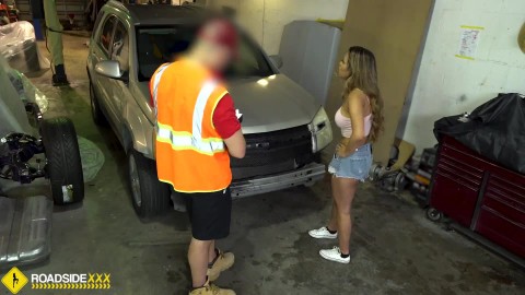Roadside - Big titty Latina fucks her mechanic