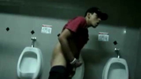 Bigcockflasher Wanking in public restroom