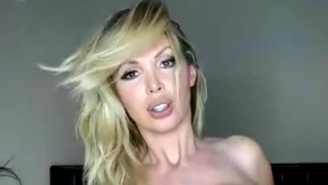 Nikki Benz Live Stream Gets her Horny Onlyfans