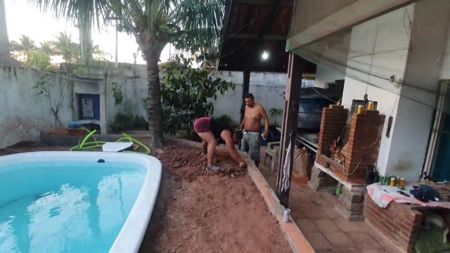 Construção da piscina por Pornostars parte dois . Pitbull Porn - Fada Mel - El Toro De Oro