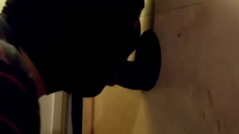 BBC getting sucked at homemade glory hole with CIM