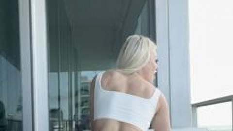 ScarlettKissesxo-Balcony-Intense-Sextape-nqR3Mq9I