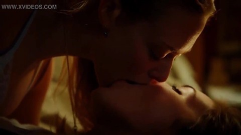 Megan Fox & Amanda Seyfried Lesben Kiss-Jennifers Body
