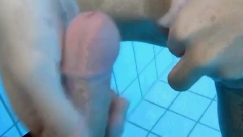 Fuck and blowjob in the pool
