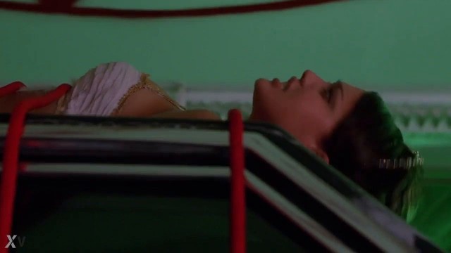 Jessica Alba in peril in Idle Hands