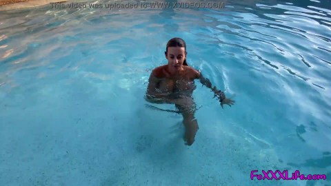 POOL SIDE BJ IN 4K - TheFoxxxLife POV