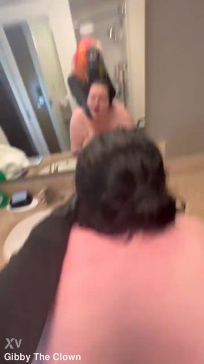 Fucking my BBW step sister in the bathroom while is at work