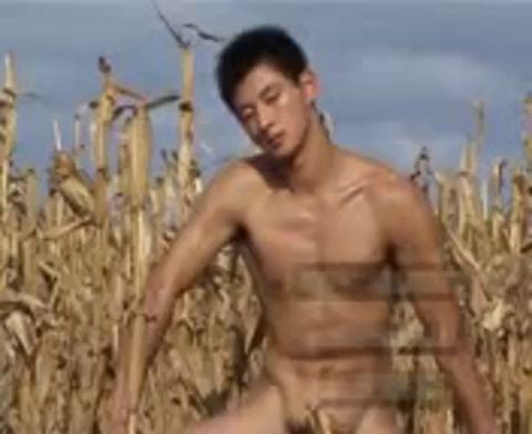 asian-guy-beating-off-outdoor