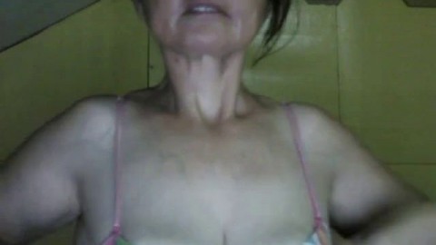 46 yrs philipino old lady belinda horny wth young bf 