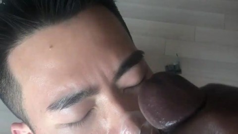 Cumshot straight to the face