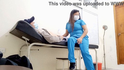 ultra viral!! doctora entrevista a su paciente y luego de unas cuantas preguntas el paciente le ofrece hacer porno casero intens