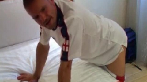 Fag loves spanking