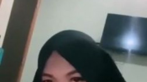 Hijabers Cantik Ngemut Kontol Pacar stream