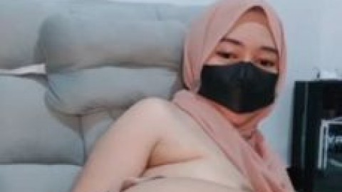 Cewek Jilbab Nyobain Masturbasi Anal show